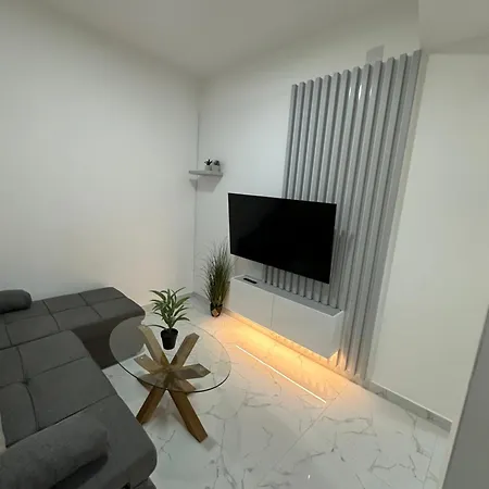 Apartment Ledine 1